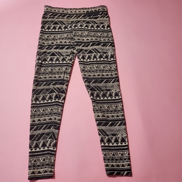 PINK Victoria's Secret Pants - Pink Victoria's Secret Patterned Triangle Mozaic Geometric Studs Leggings